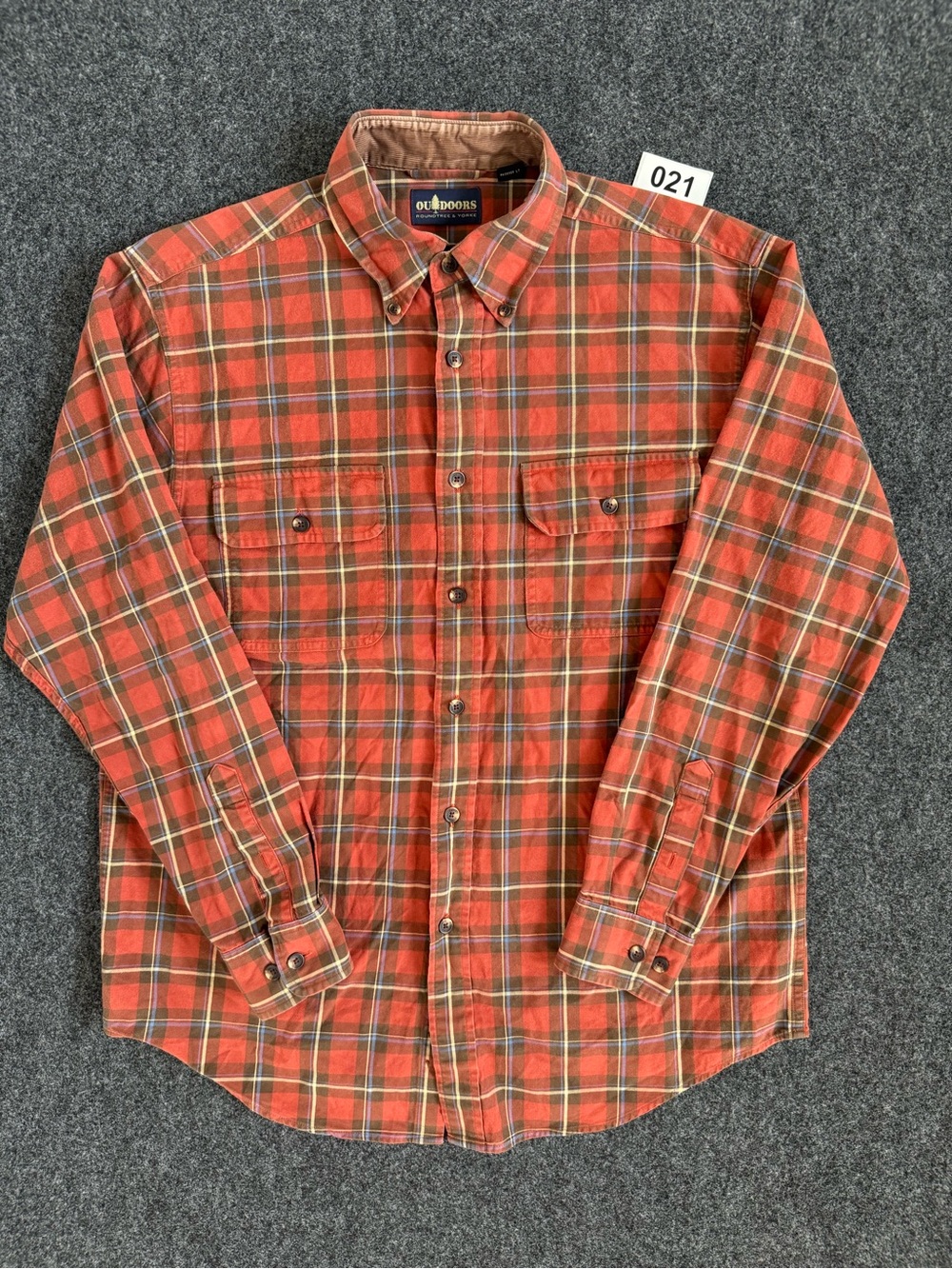 Roundtree & Yorke Outdoors Plaid Flannel Shirt Men’s Medium Read Description